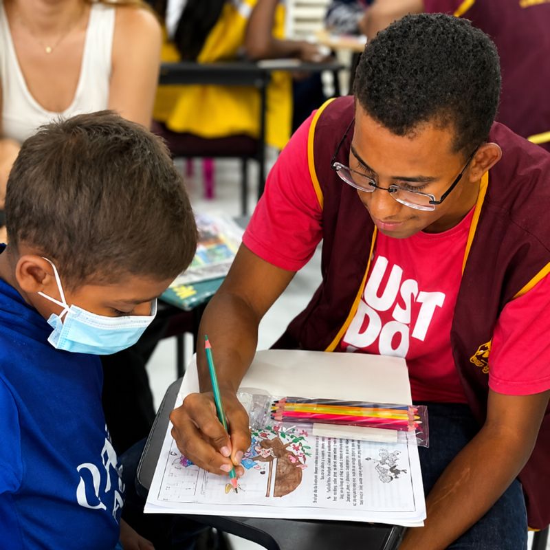EDUCACI&Oacute;N Y CAPACITACI&Oacute;N